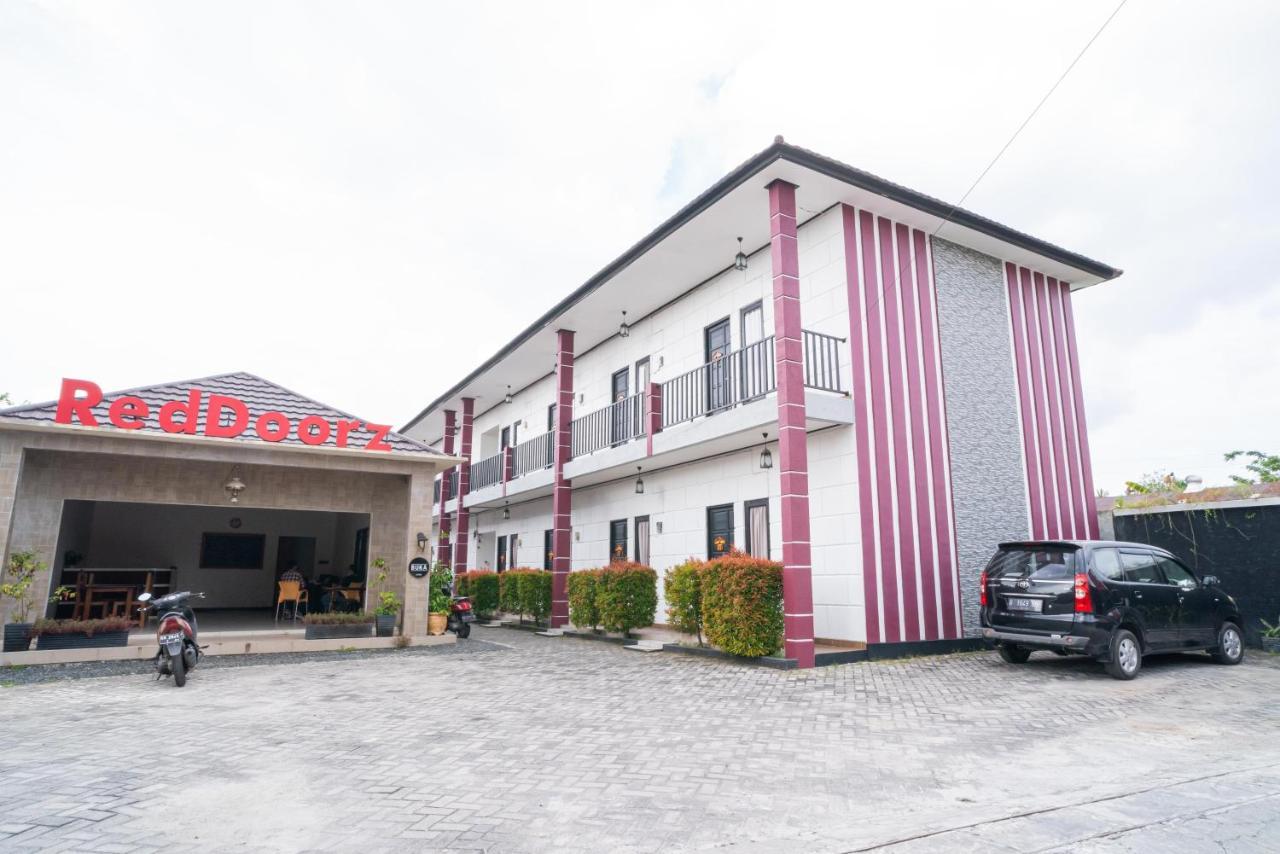 Reddoorz @ Wisma Pangrango Palangkaraya Exterior foto