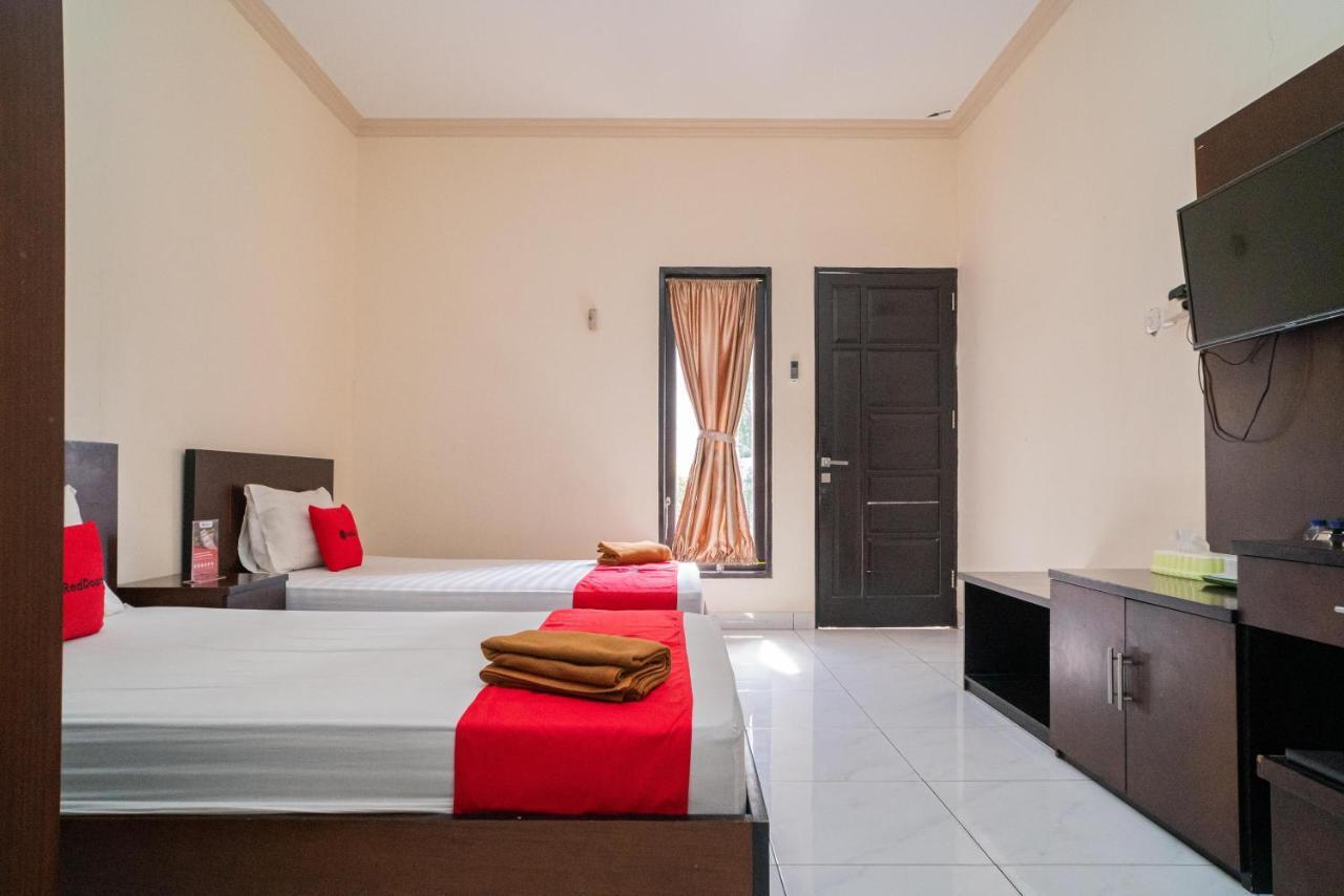 Reddoorz @ Wisma Pangrango Palangkaraya Exterior foto